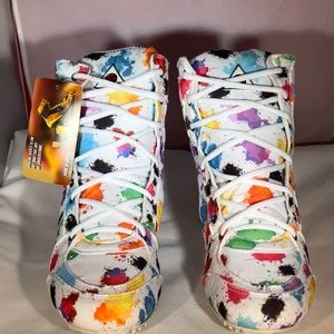 INDEPENDENT BRAND! Beautiful!! Lovely comfortable unique! WORKING OUT GYM SHOES